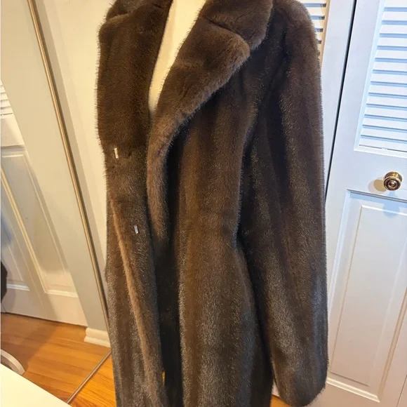 Classic Women's Brown Faux Fur Coat - Picture 5 of 12
